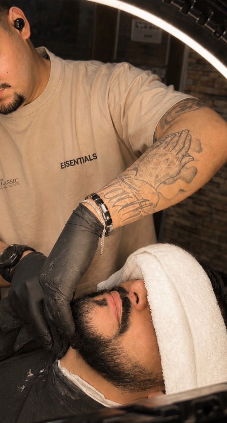 Ritual clásico de barba con toalla caliente en The Old Classic